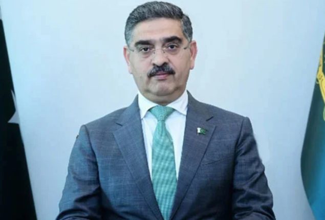 Caretaker PM Anwaar Kakar wishes good luck to Green Shirts