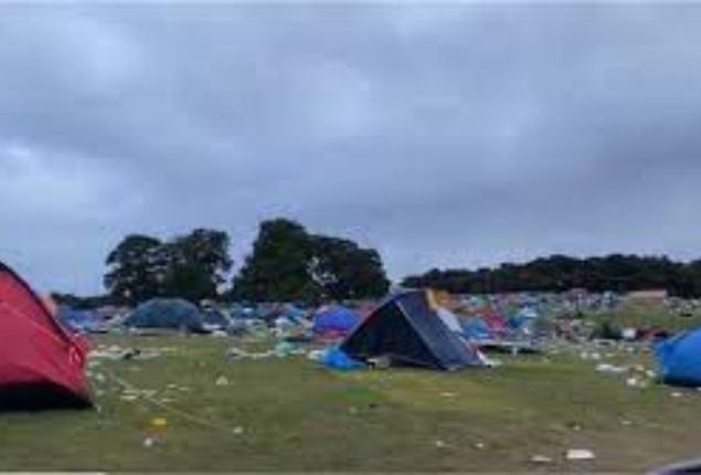 Leeds Festival: Concertgoers Leave Mountains of Garbage