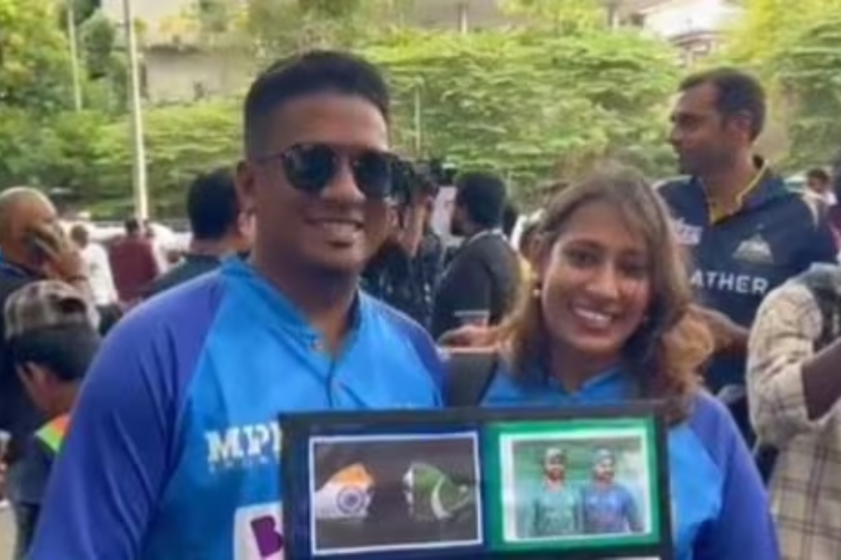 Cricket lovers spread love, not hate, amid Pak vs Ind match