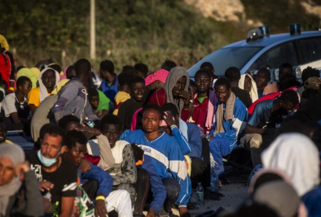 Germany to keep receiving migrants and refugees arriving in Italy