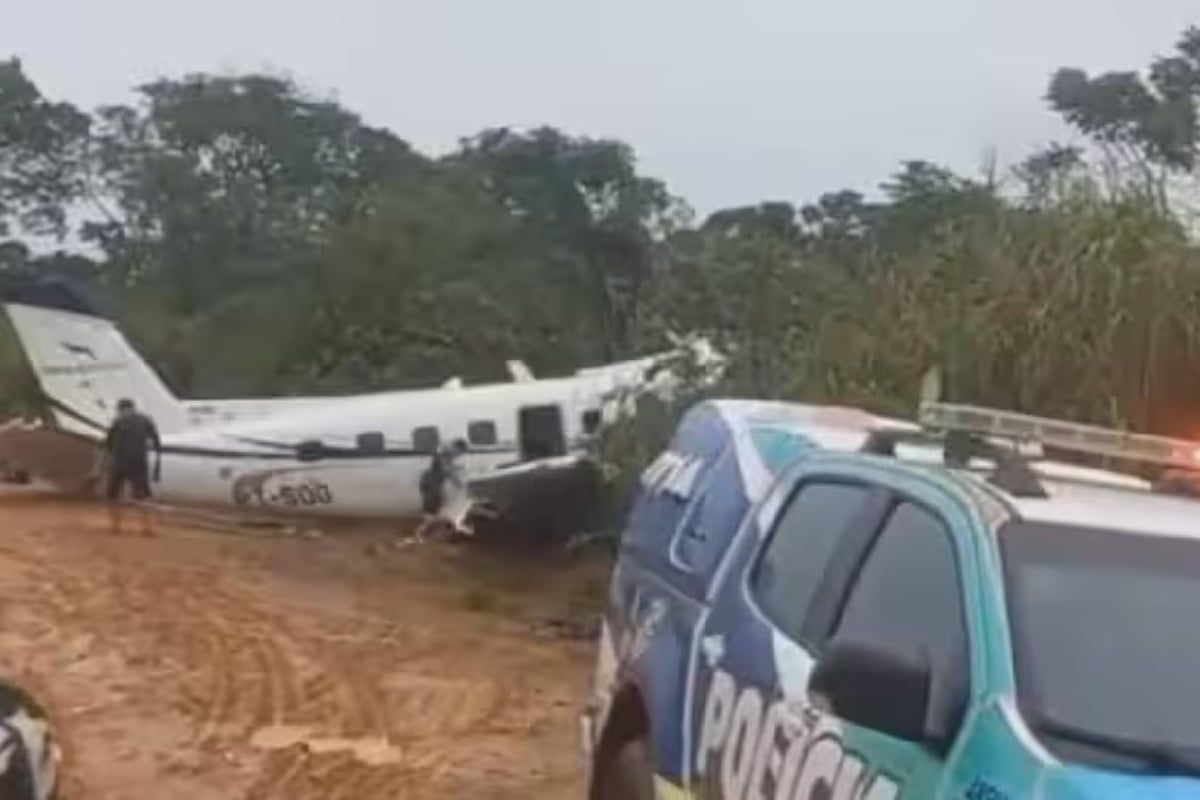 Plane crash in Brazil kills 14, including tourists