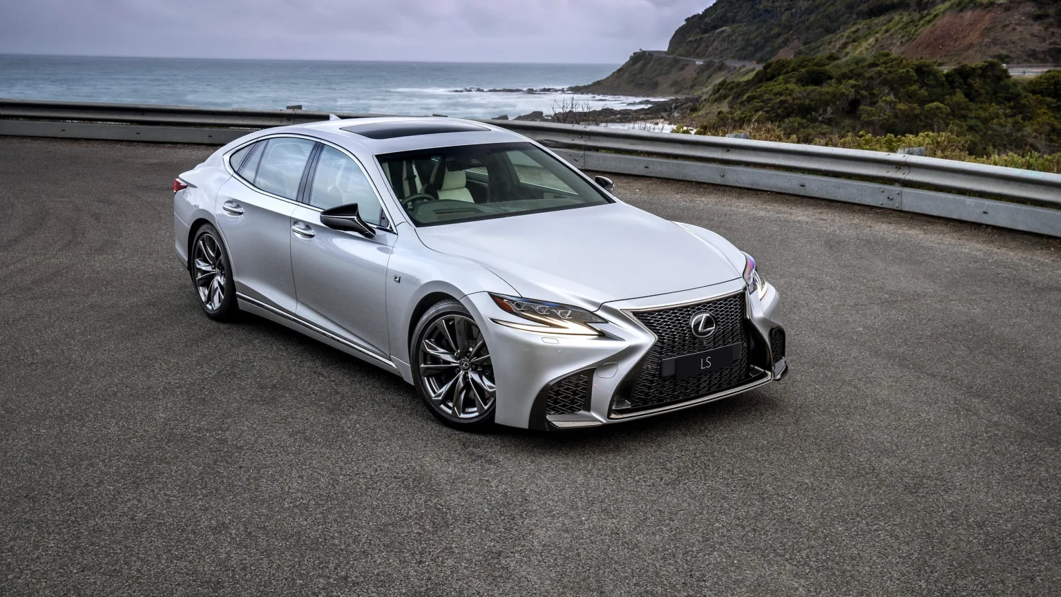 Lexus GS  2023 – Engine, Interior and Safety Features