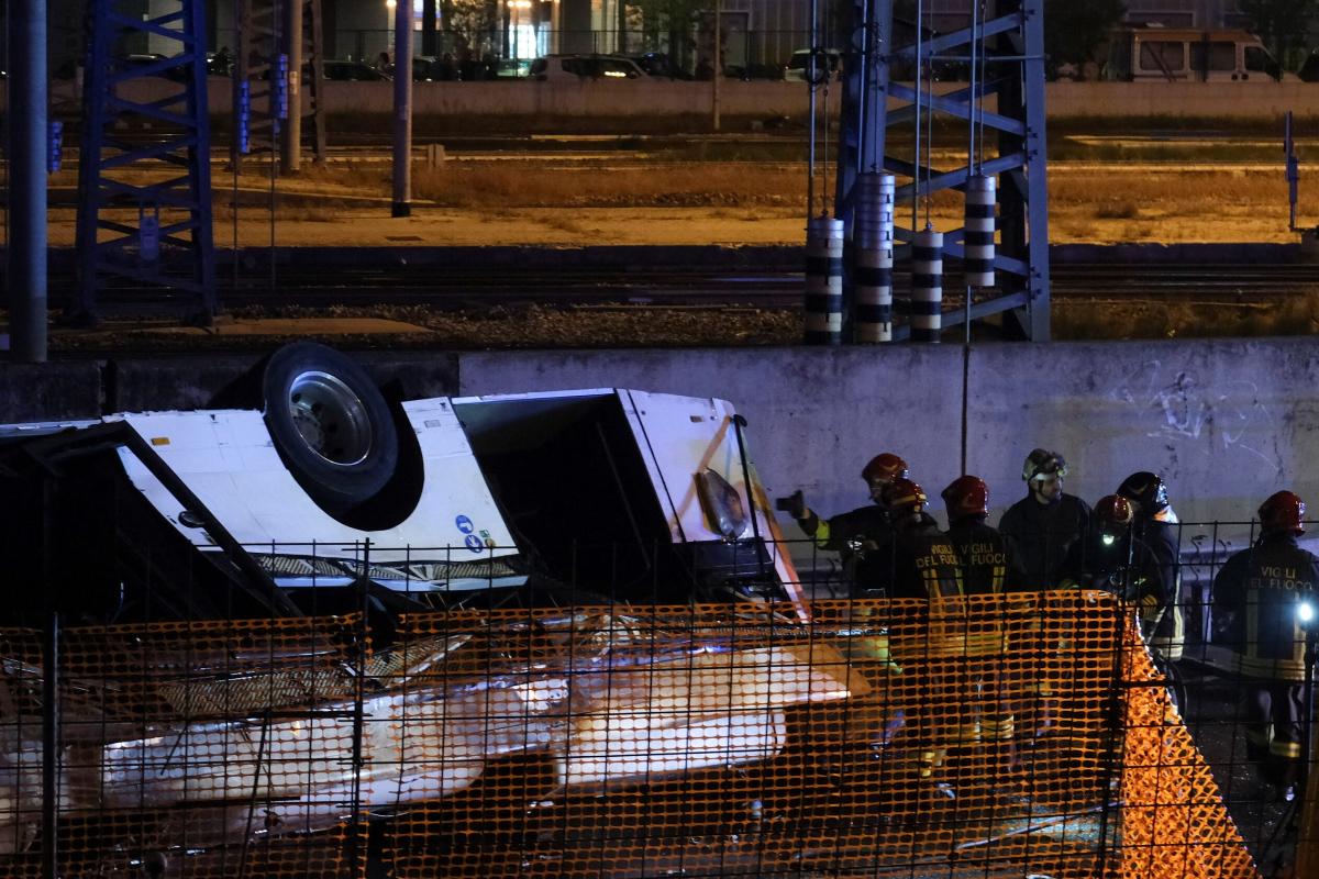 Italian bus crashes Venice bridge