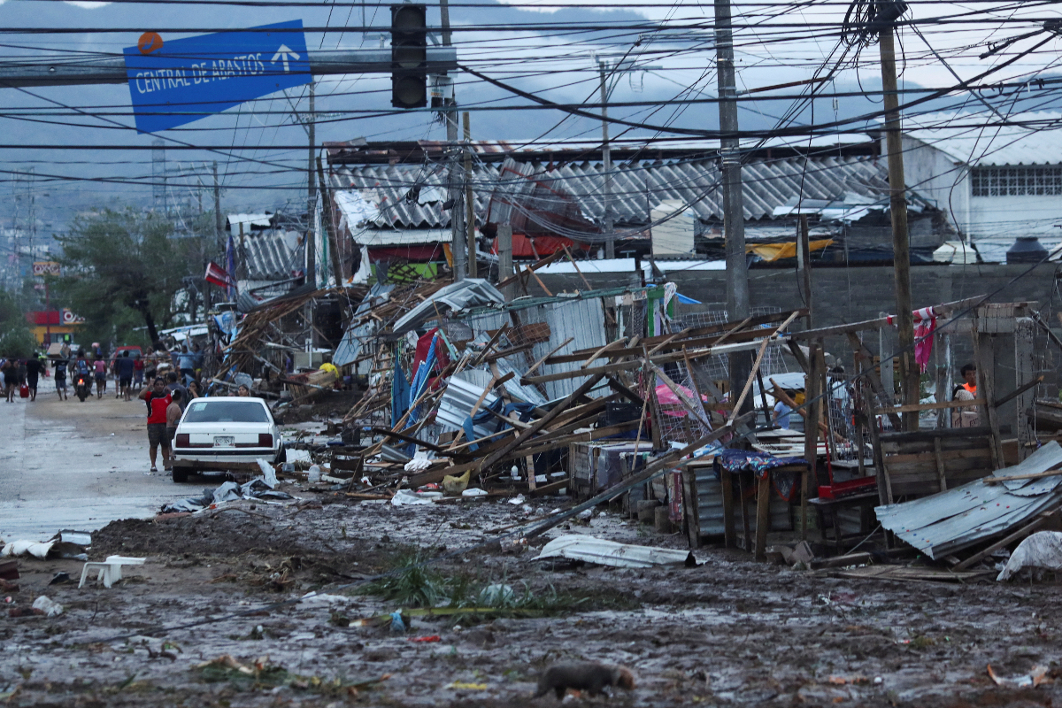Hurricane Otis hits beach resort Acapulco