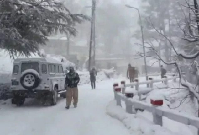 Winter starts at Babusar Top as snowfalls