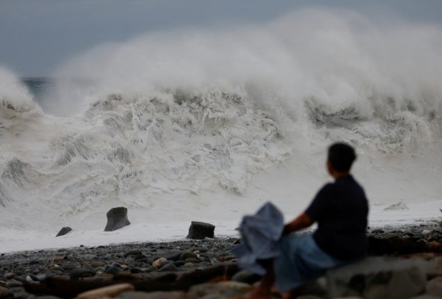 Japan issues tsunami alerts for its eastern islands
