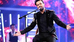 Video: Fan thanks Atif Aslam for bringing her closer to God