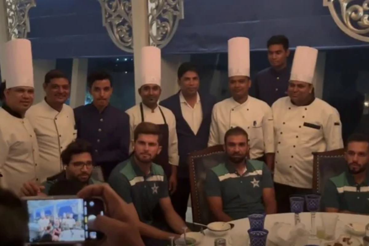 WATCH: Pakistan squad enjoys Heydarbadi cuisine
