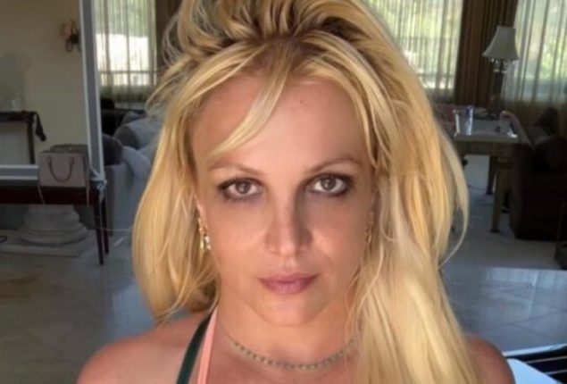 Britney Spears’ viral knife dancing video raises concerns among people