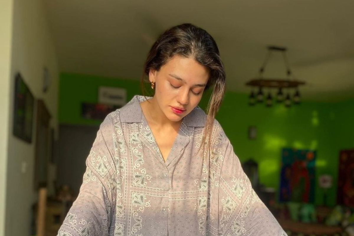 Zara Noor Abbas give a advice to be strong in Tough Times