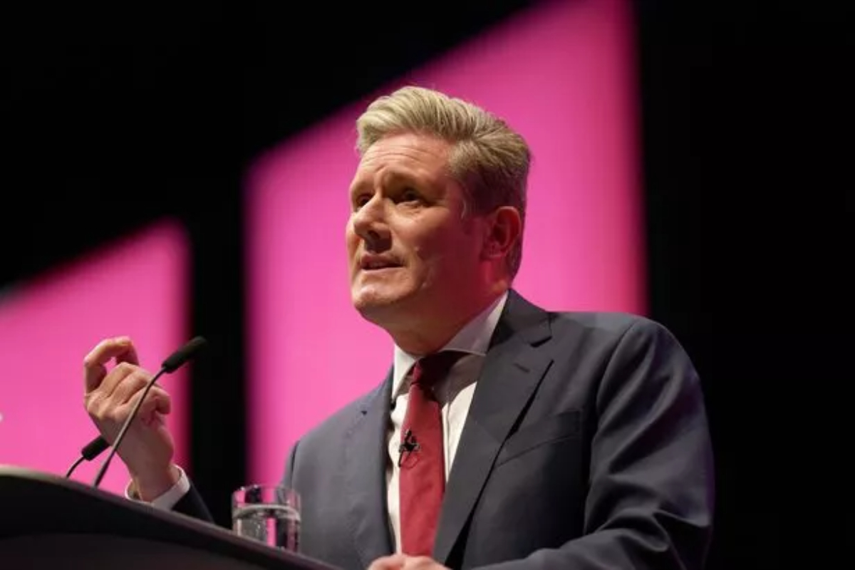 Doctors to work longer hours for more pay, says Keir Starmer