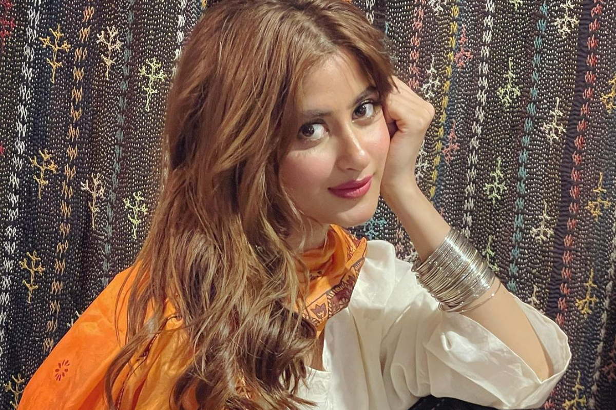 Sajal Aly looks stunning in traditional dress pictures