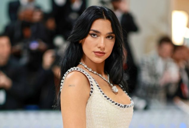 Dua Lipa deletes Instagram feed, Leaves fans puzzled with trippy image as profile picture