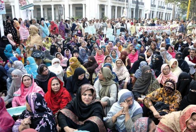 Teachers continue boycott of classes in Punjab