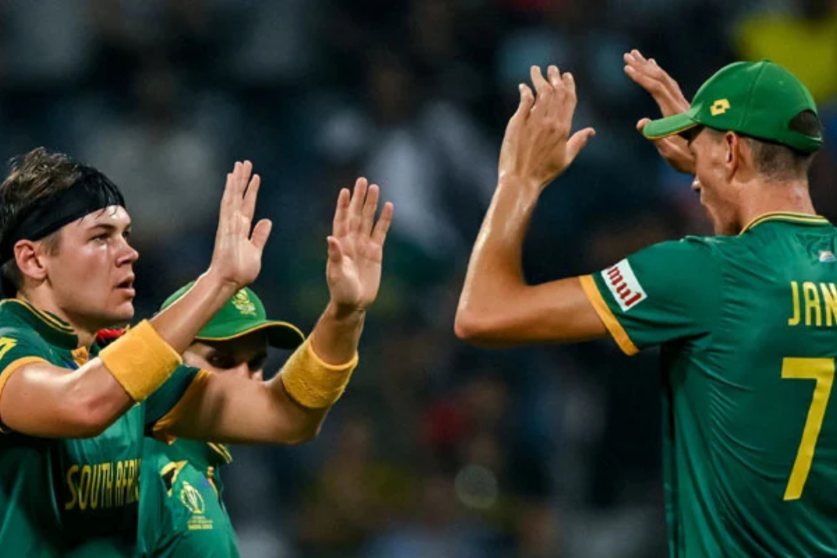 SA crush Bangladesh in World Cup, Proteas into top two