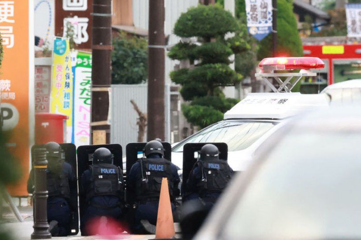 Hospital Shooting Leads to Post Office Hostage Standoff in Japan