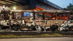 Rio gangsters burn at least 35 buses after Brazil crime boss killed