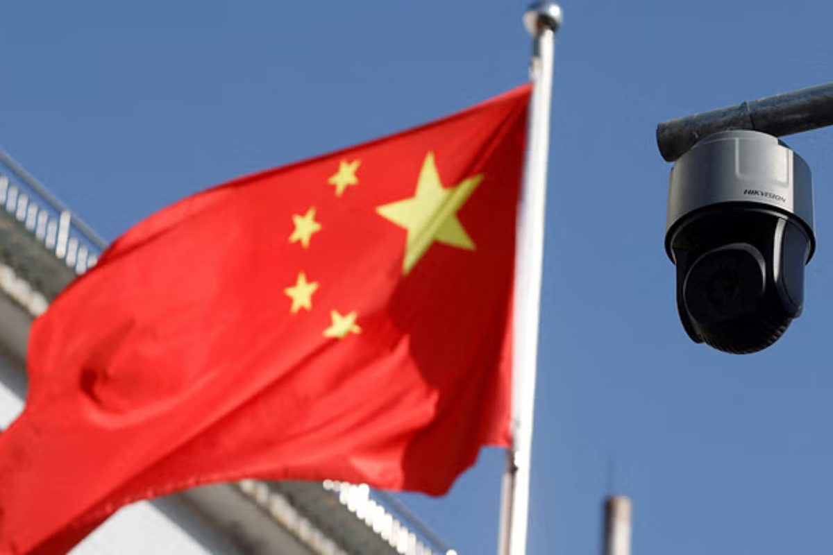 China raises limits on bankers
