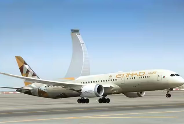 Etihad Airways hiring for multiple positions in the UAE with salaries of up to 14,000 dirhams