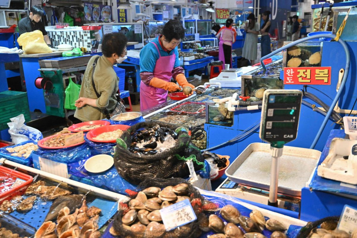 US military buys Japanese seafood