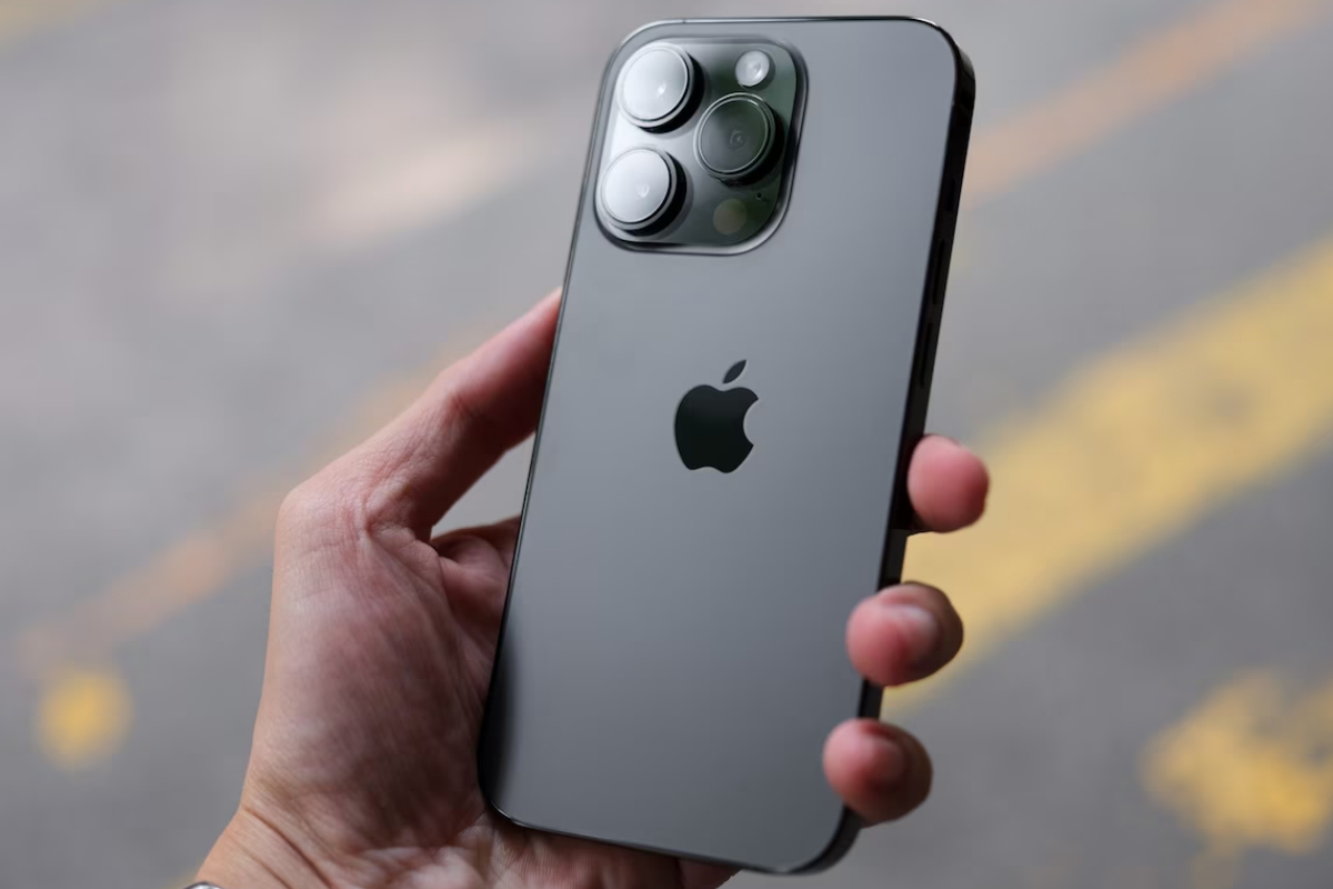 Apple iPhone 15 Ultra price in UK