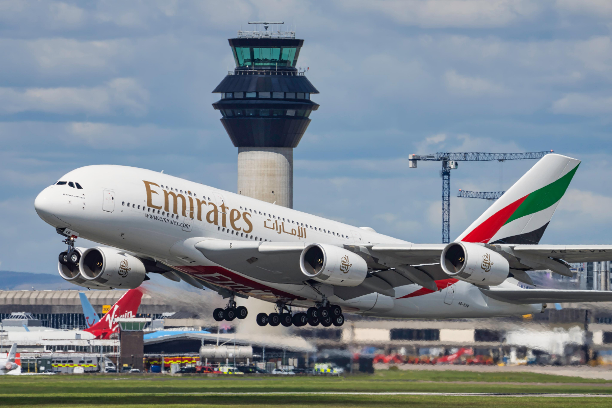 Emirates is now hiring in the UAE with Salary up to 9,000 AED