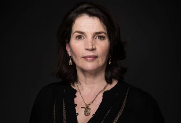 Julia Ormond