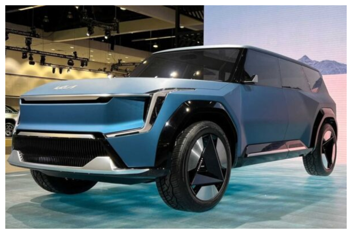 KIA unveils New Electric Vehicle that can convert into a sleeping bed