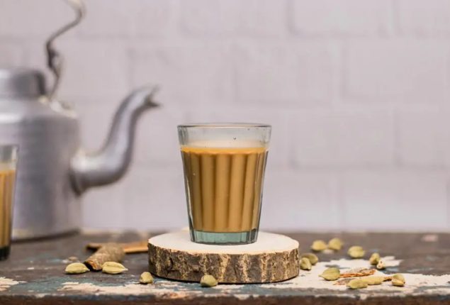 New mountainside market in UAE offers karak tea, fresh mangoes, and more