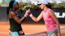 Iga Swiatek puts end to Coco Gauff's winning streak