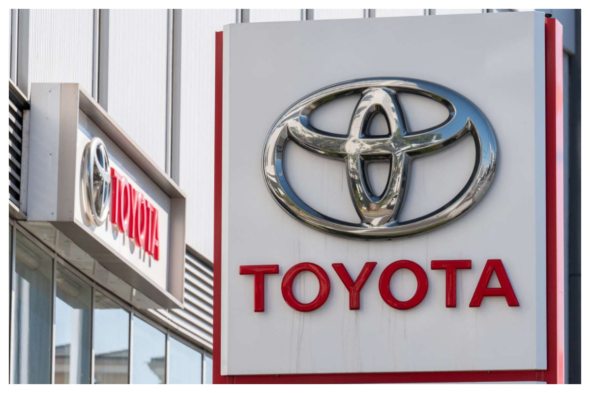Toyota posts record global output, sales in April-September period