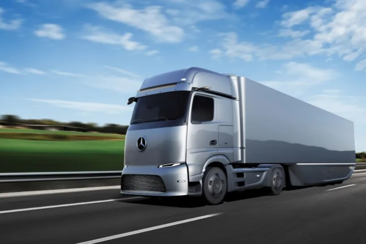 Mercedes Benz E Truck Completes 1,000-Kilometer Journey with Single Charging Stop