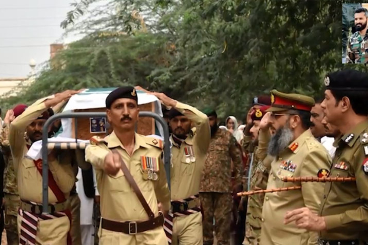 Funeral prayers of Pak Army martyrs offered