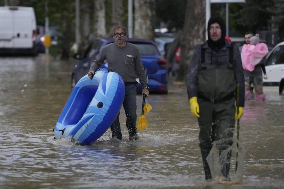 downpours swamp Italy's Tuscany
