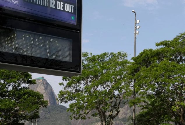 Unbearable heatwave causes health warning in Brazil