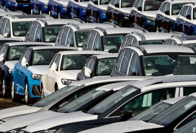 Analysts Predict Continued Decline in Car Sales for 2024