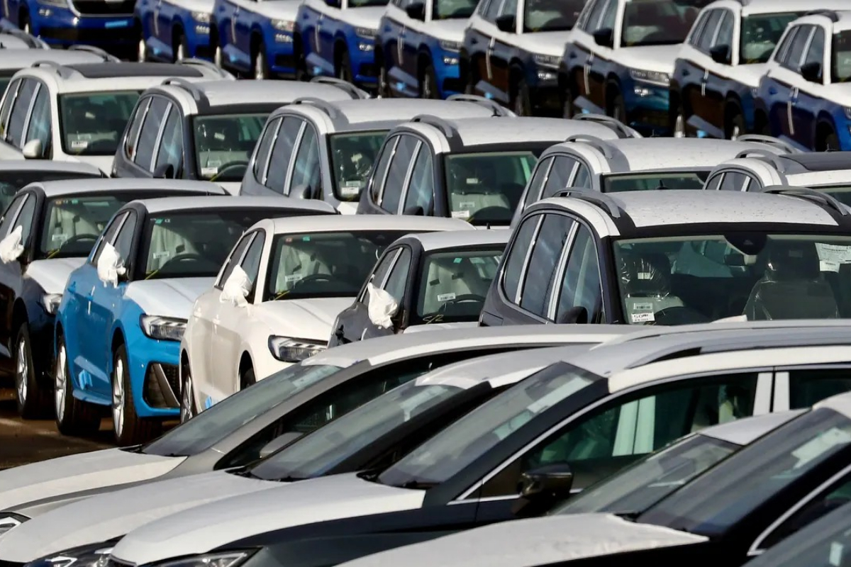 Analysts Predict Continued Decline in Car Sales for 2024