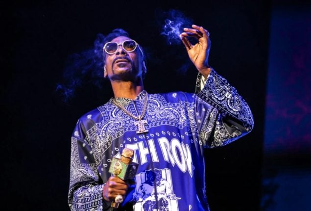 What is Snoop Dogg ‘giving up’ trend?