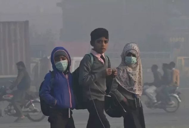 Punjab Govt imposes smog emergency in province 