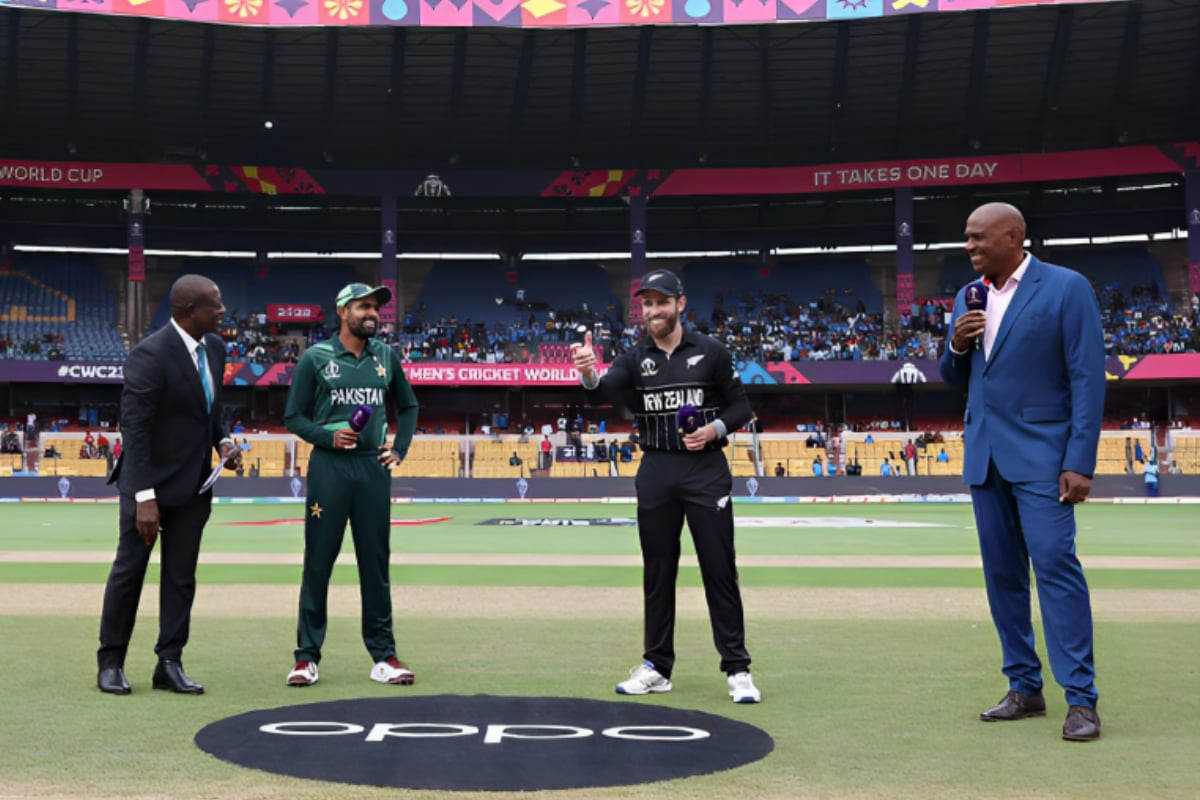 Pakistan wins toss