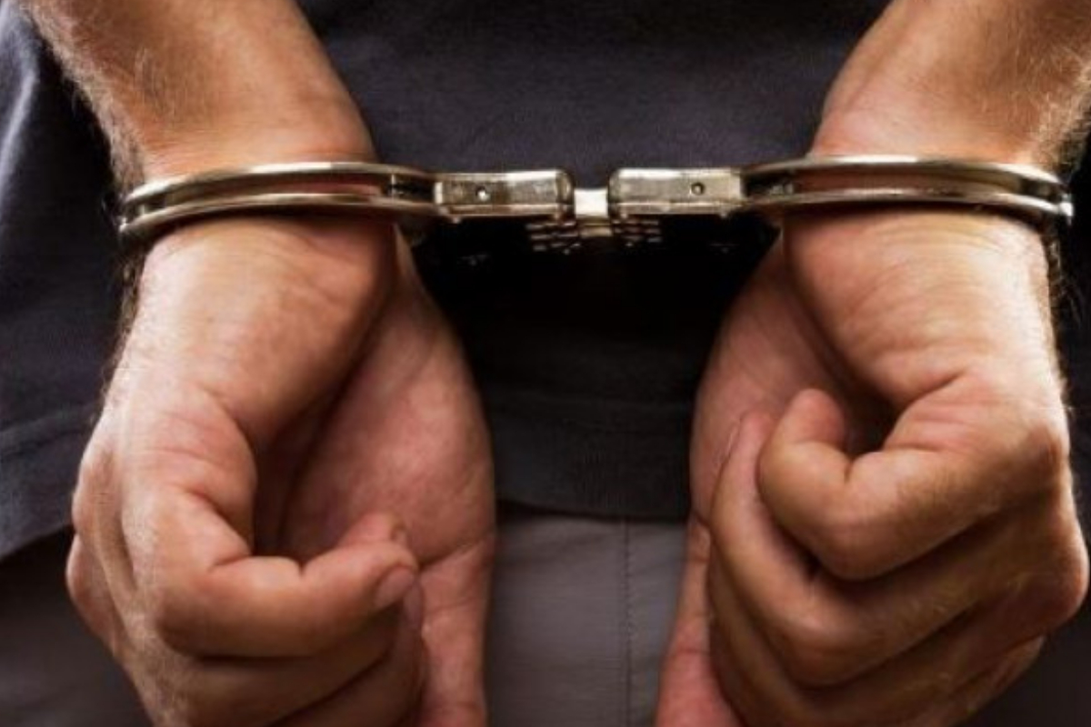 Police arrest gang involved in tempering cell phone’s IMEI numbers
