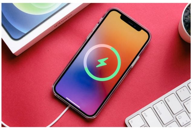 Apple Resolves Wireless Charging Problems on iPhone 15