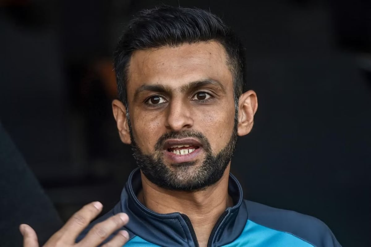Malik Criticizes Pakistani Players' Professionalism Post World Cup Exit