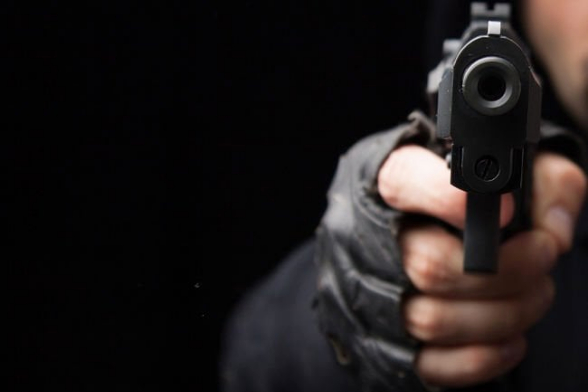 Two cops involved in staged robbery of oil transporting vehicle