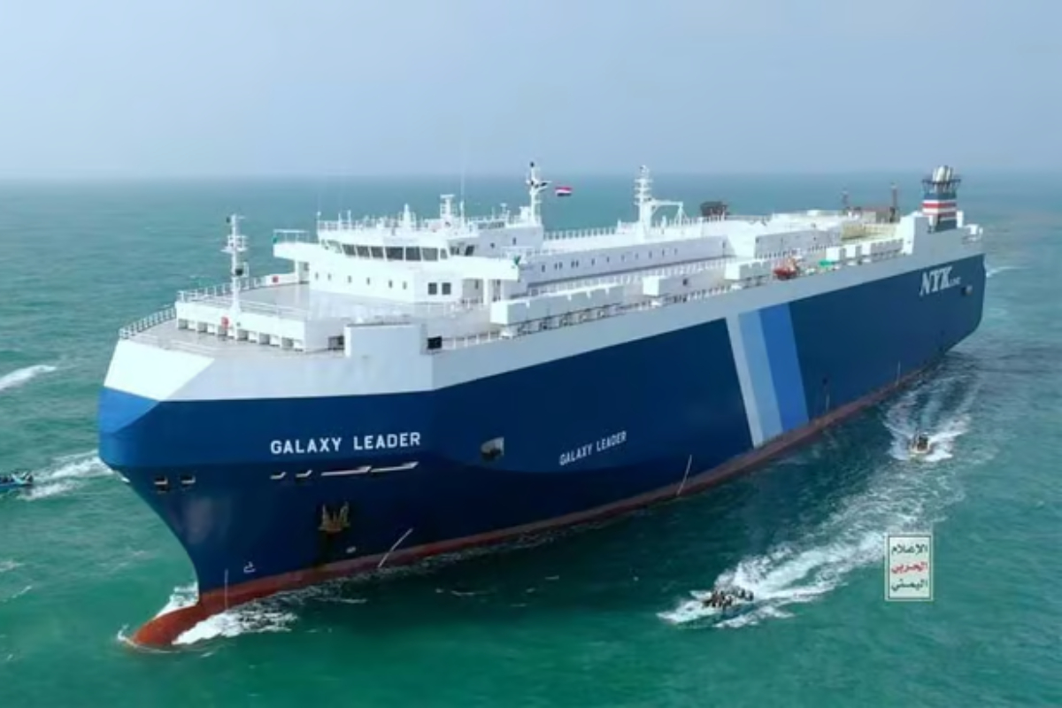 2 ships alter course away