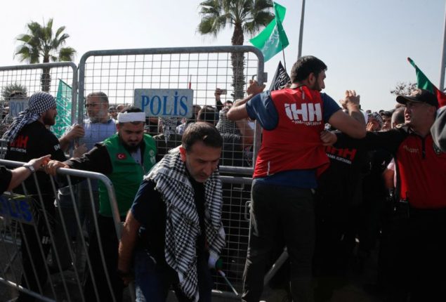 Pro-Palestinian rioters U.S. forces in Turkey