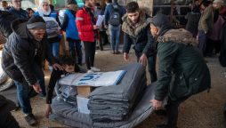 Icelandic earthquake refugees return to retrieve belongings