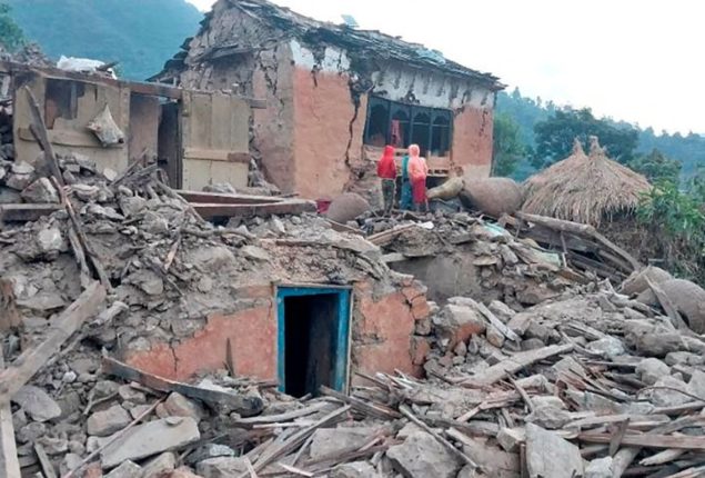 Intense tremor kills over 120 lives in Nepal