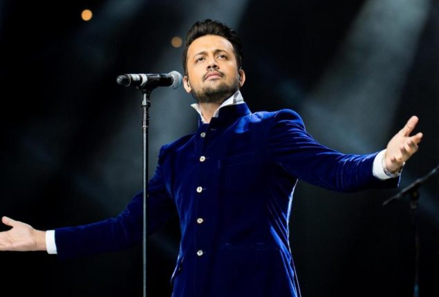 Atif Aslam Mesmerizes Audience with Soulful ‘Sayonee’ Rendition
