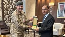 Ex-naval chief receives King Abdul Aziz Medal